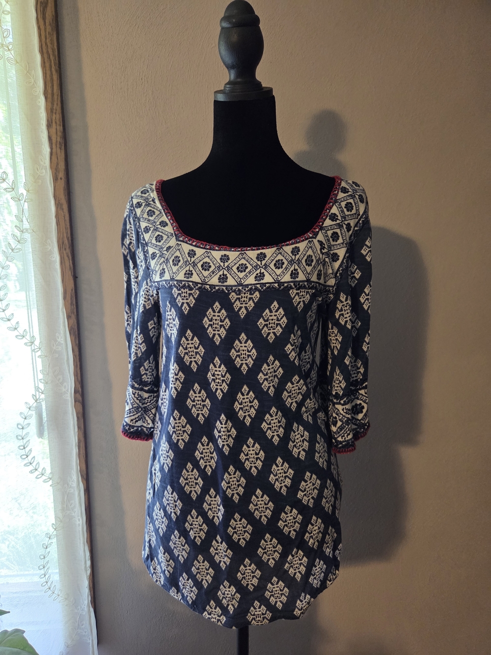 Lucky Brand Navy and White Geometric Scoop Neck Tunic with Red Trim Size Small